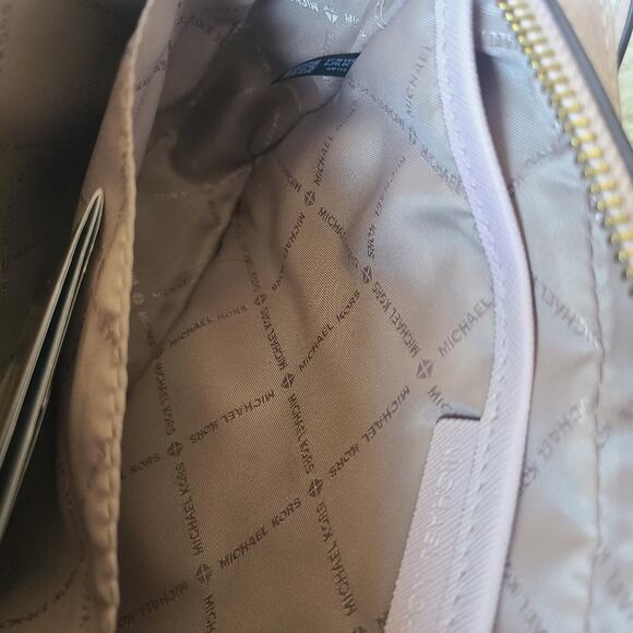 Michael Kors Pink and White Crossbody Bag with Gold Hardware - Picture 5 of 9